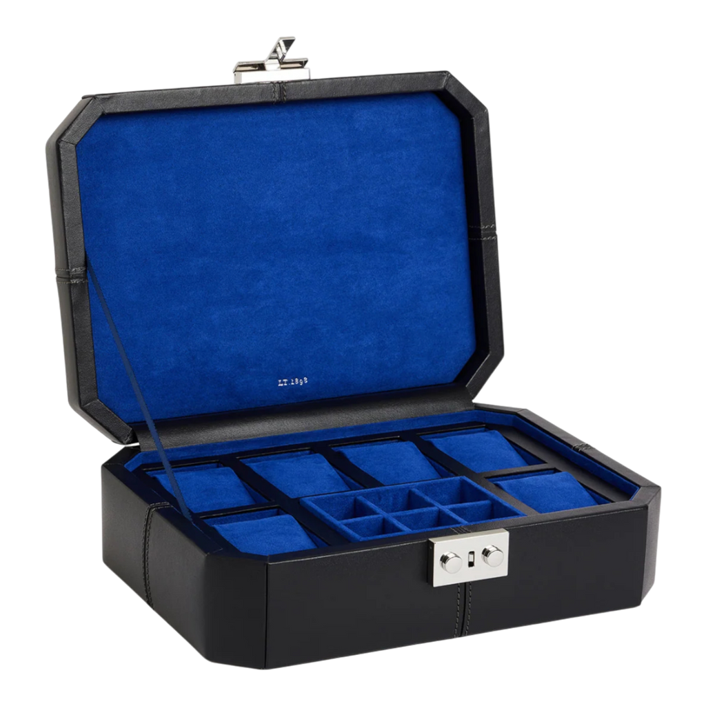 BOX BOX OF LEATHER SLEEVES