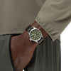 Hamilton Khaki Field Power Reserve H69509960 portée au poignet